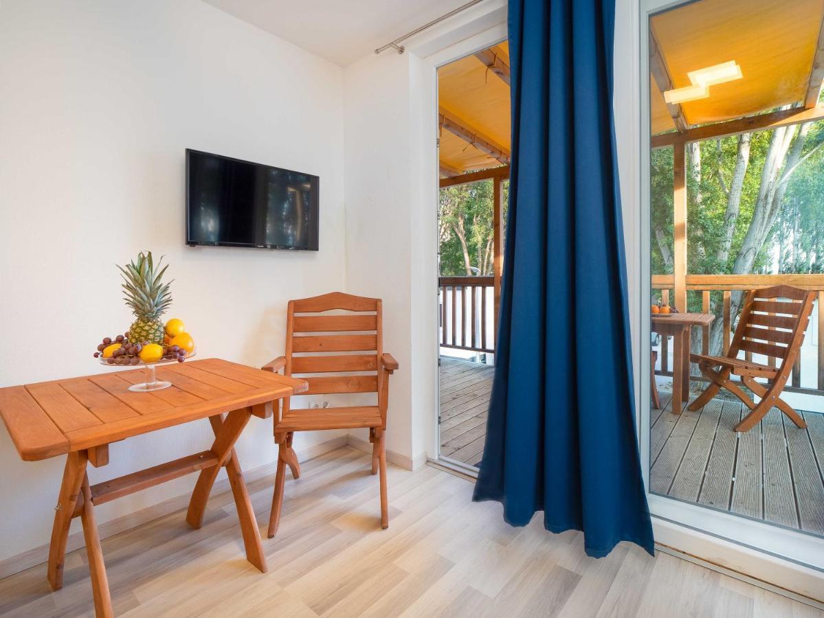 Mediteran Travel Mobile Homes Miran Pirovac Extérieur photo