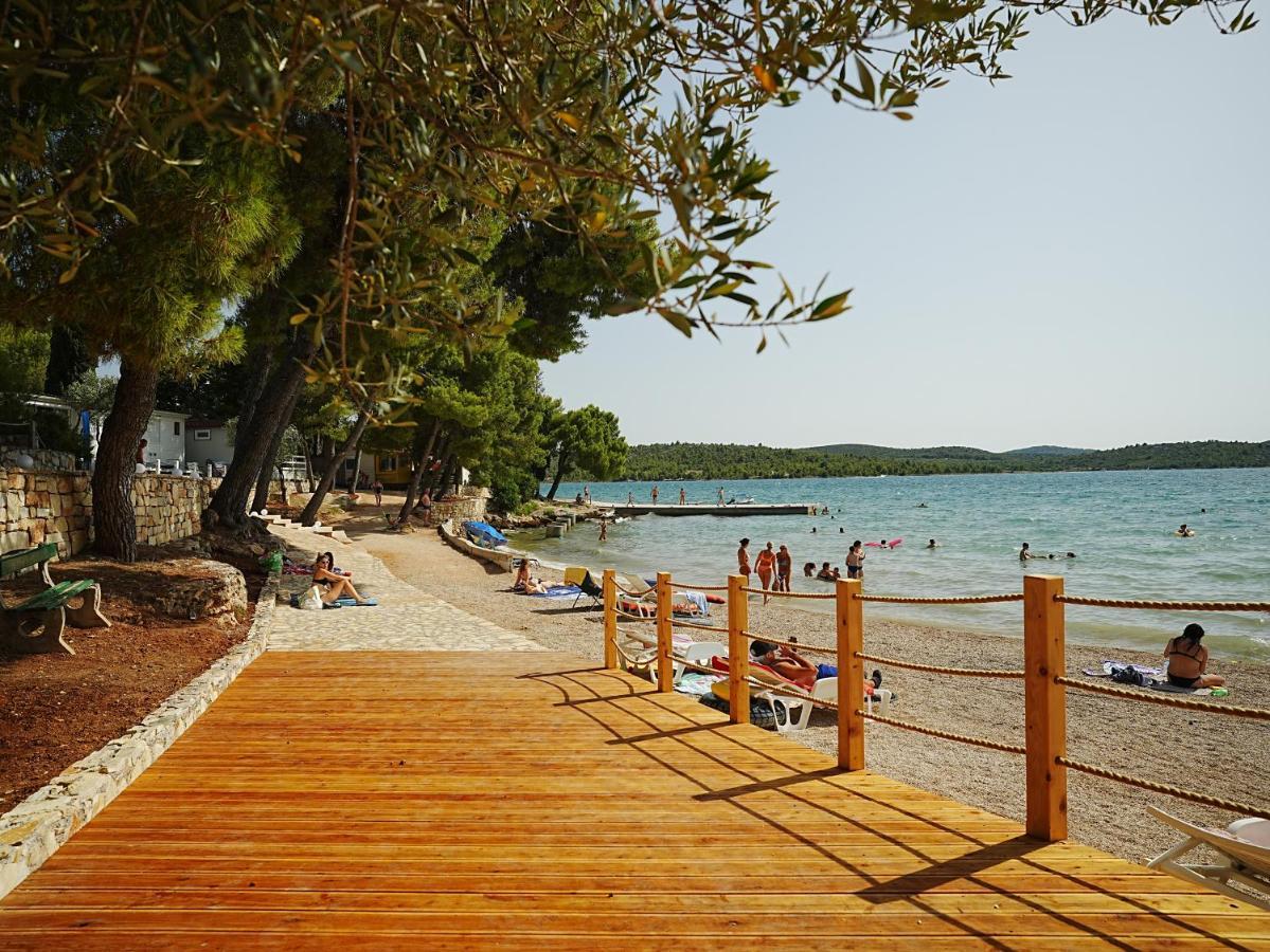 Mediteran Travel Mobile Homes Miran Pirovac Extérieur photo