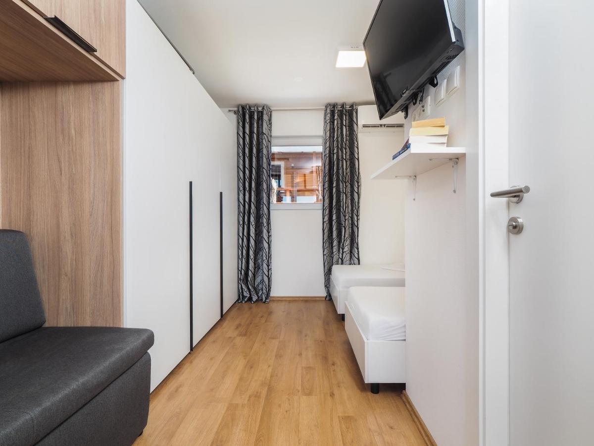 Mediteran Travel Mobile Homes Miran Pirovac Extérieur photo